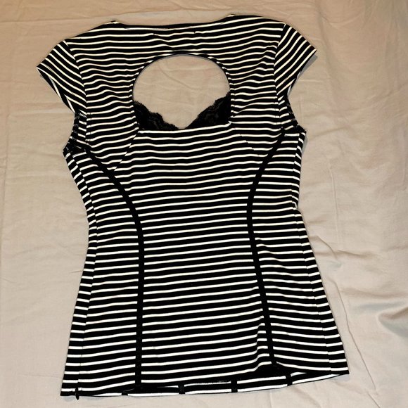 Guess Shirt - Size XS - Picture 2 of 4